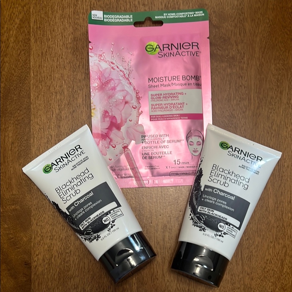 Garnier Skincare Set - Pink and White